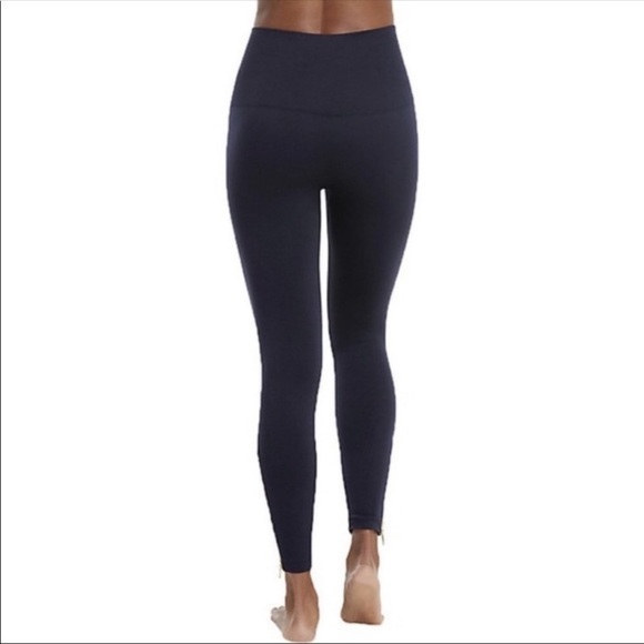 Spanx Navy Blue Seamless Shaping Leggings EUC - Picture 3 of 10